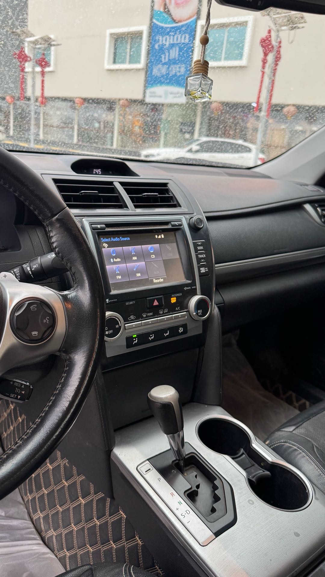 Car Image 2014 TOYOTA CAMRY SE