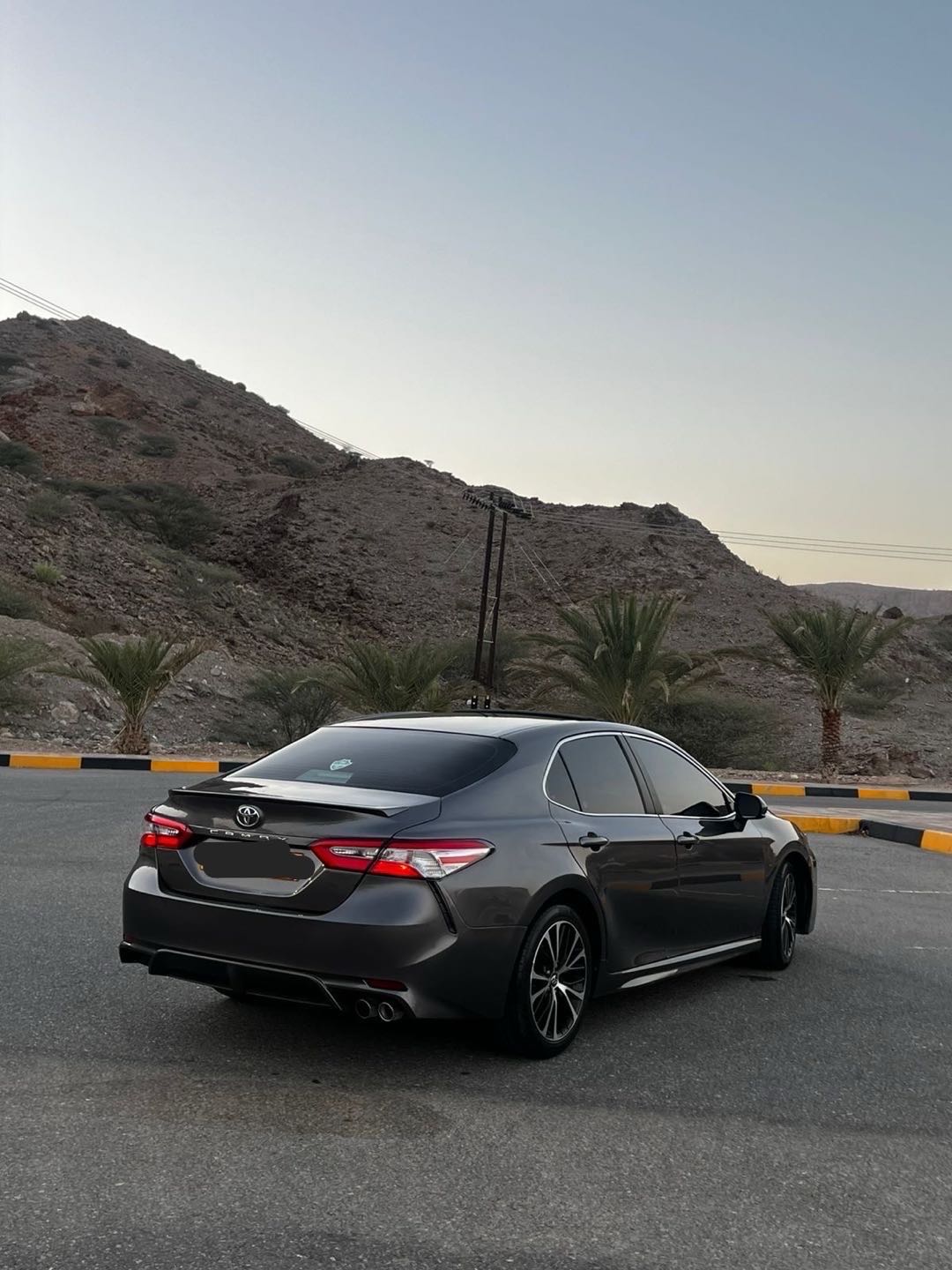 Car Image 2018 TOYOTA CAMRY SE