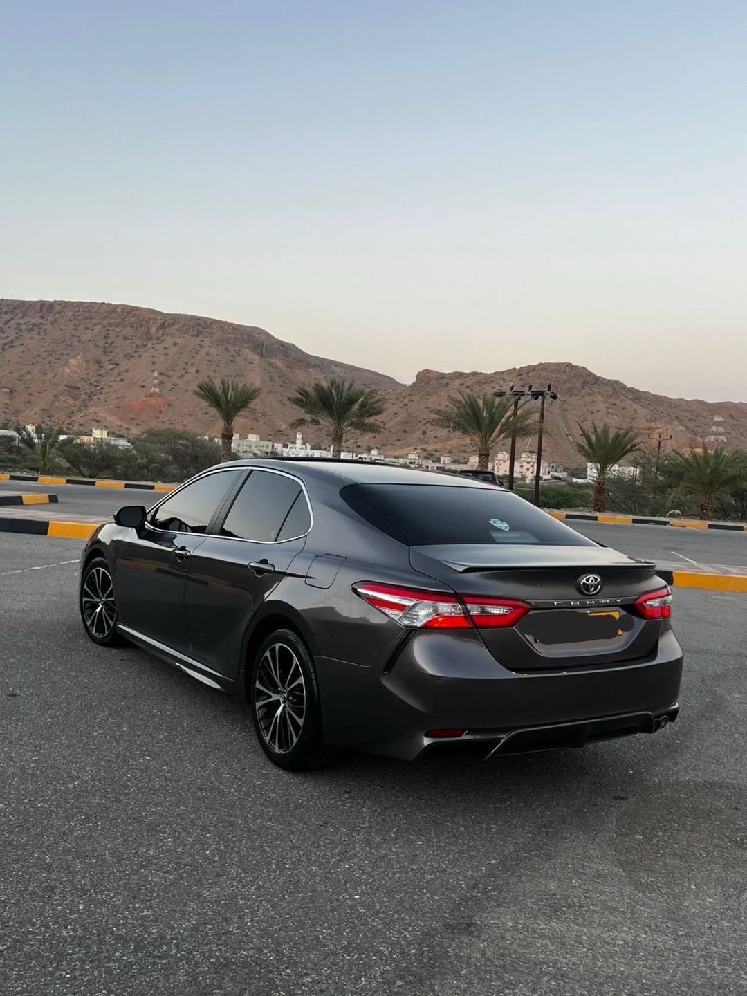 Car Image 2018 TOYOTA CAMRY SE