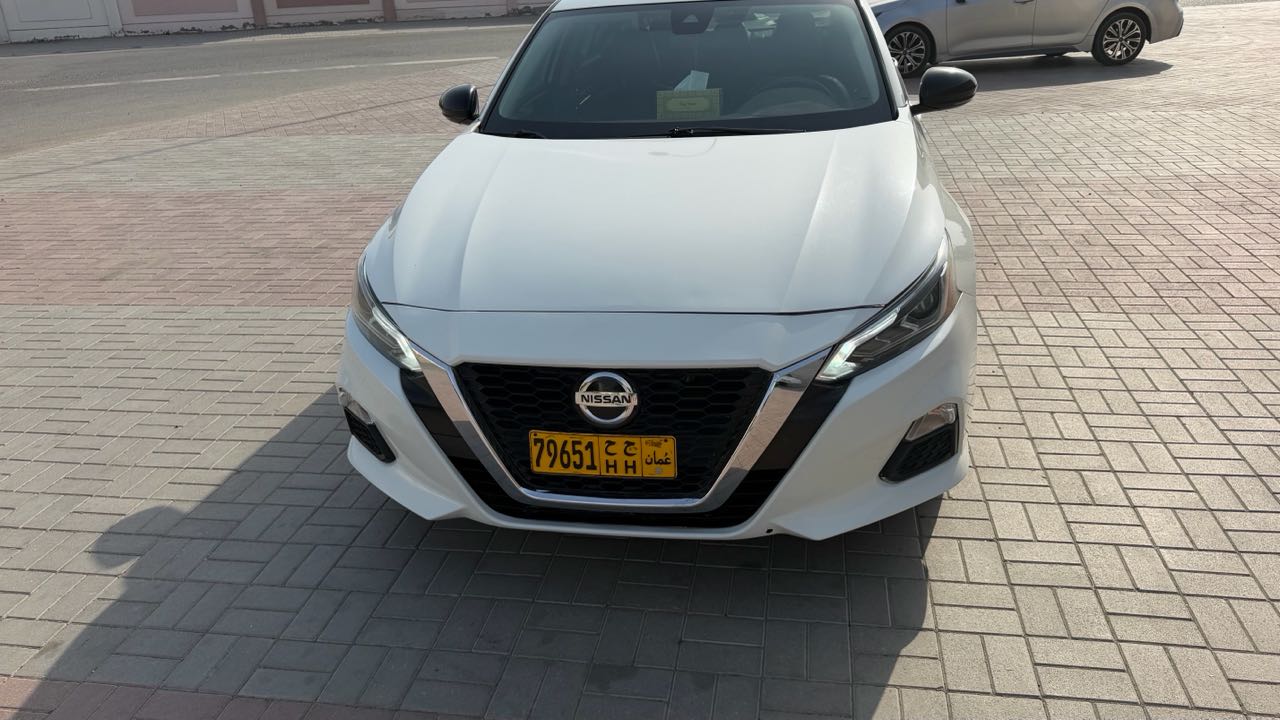 Car Image 2021 NISSAN ALTIMA SR