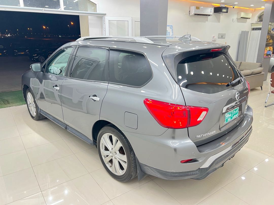Car Image 2019 NISSAN PATHFINDER SL