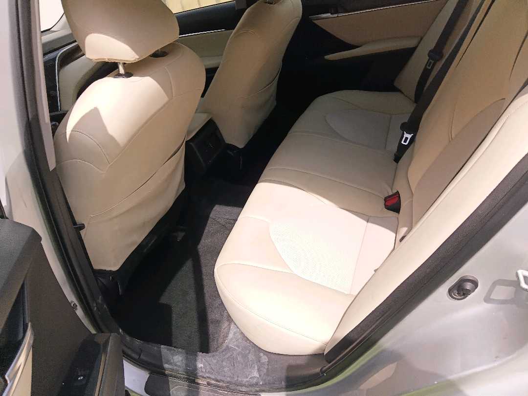 Car Image 2018 TOYOTA CAMRY LE