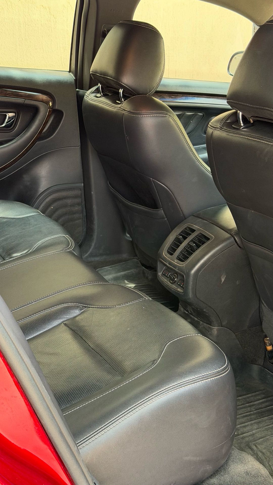 Car Image 2018 FORD TAURUS Limited
