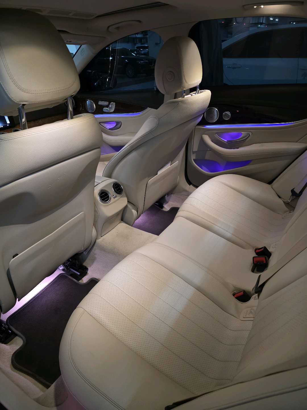 Car Image 2019 MERCEDES E Class 300