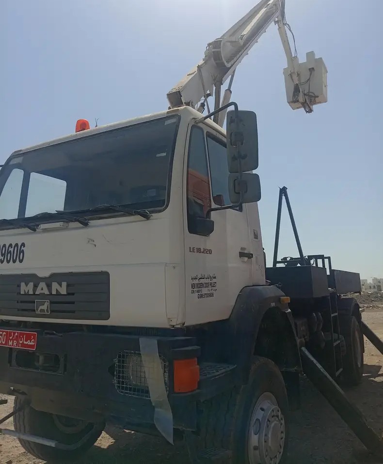 MAN CREW CAB 2010