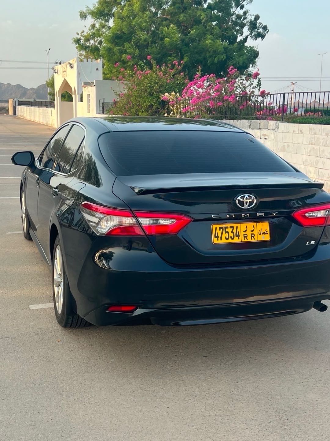 Car Image 2018 TOYOTA CAMRY LE