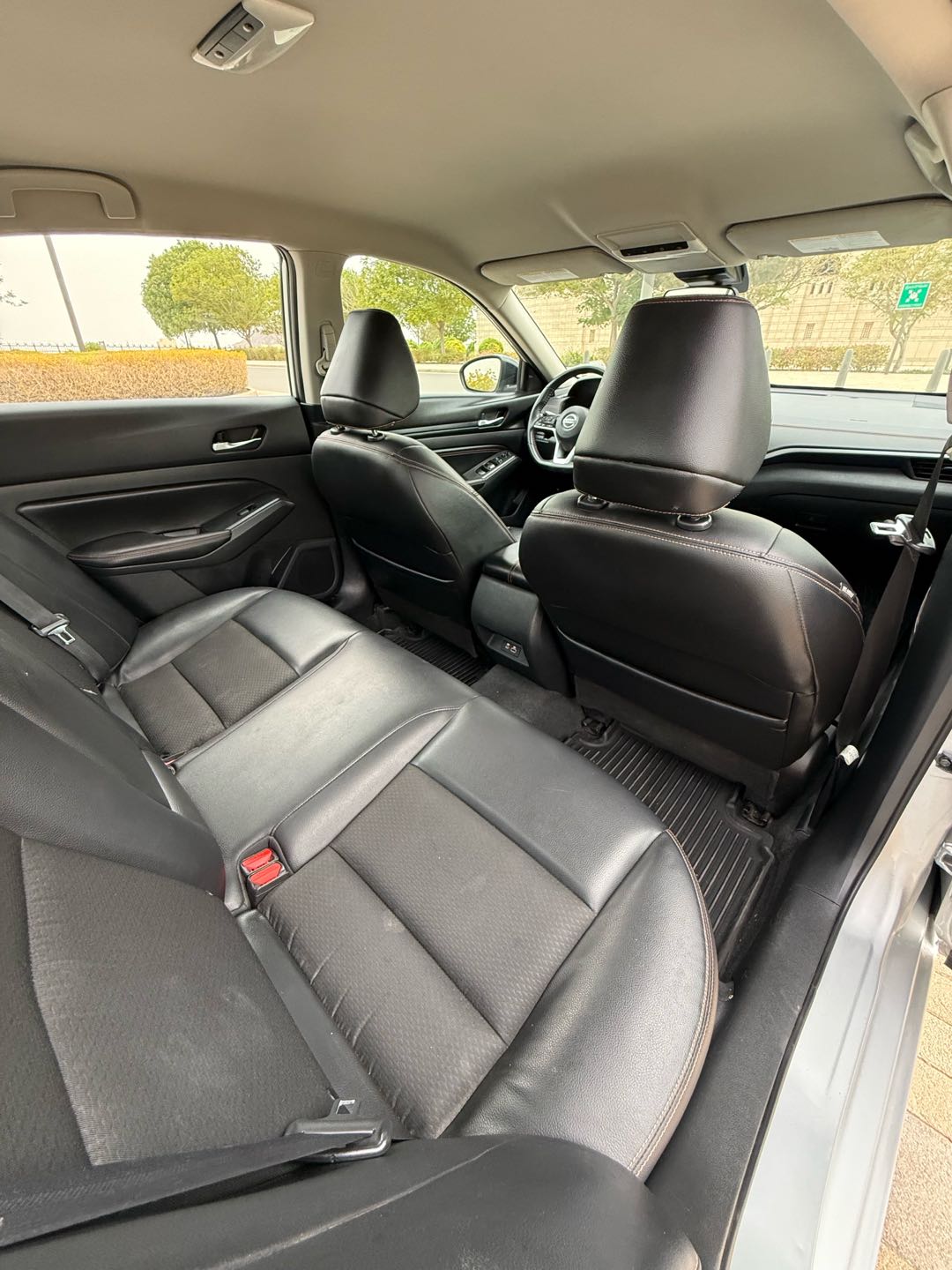 Car Image 2021 NISSAN ALTIMA SR