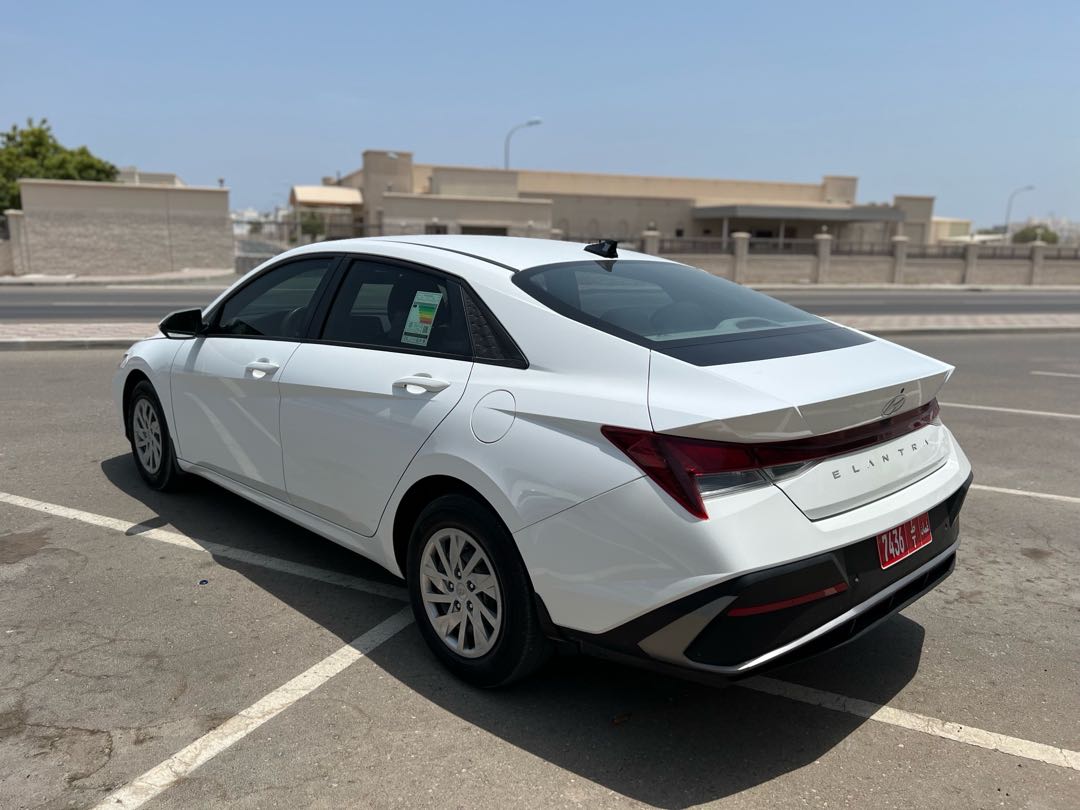 HYUNDAI ELANTRA 2024