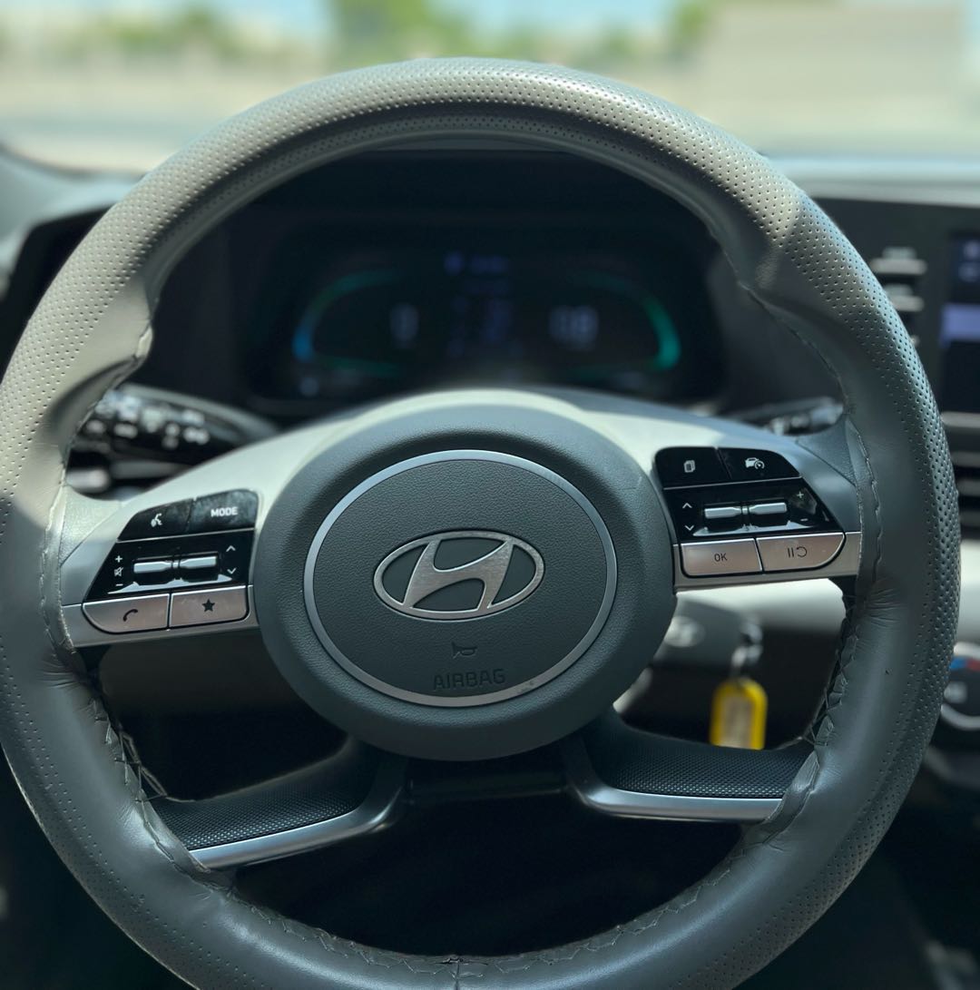 HYUNDAI ELANTRA 2024