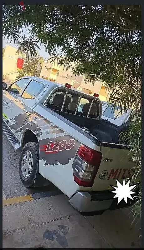 MITSUBISHI L200 2010