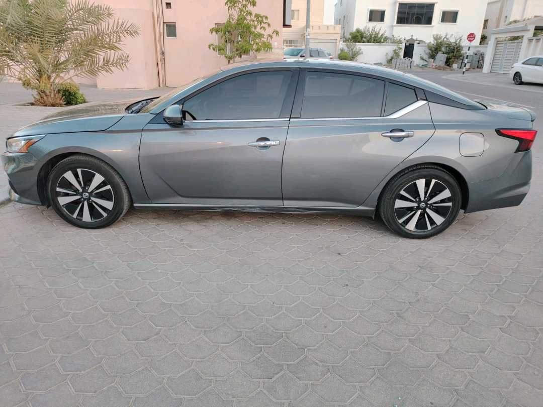 Car Image 2019 NISSAN ALTIMA SL