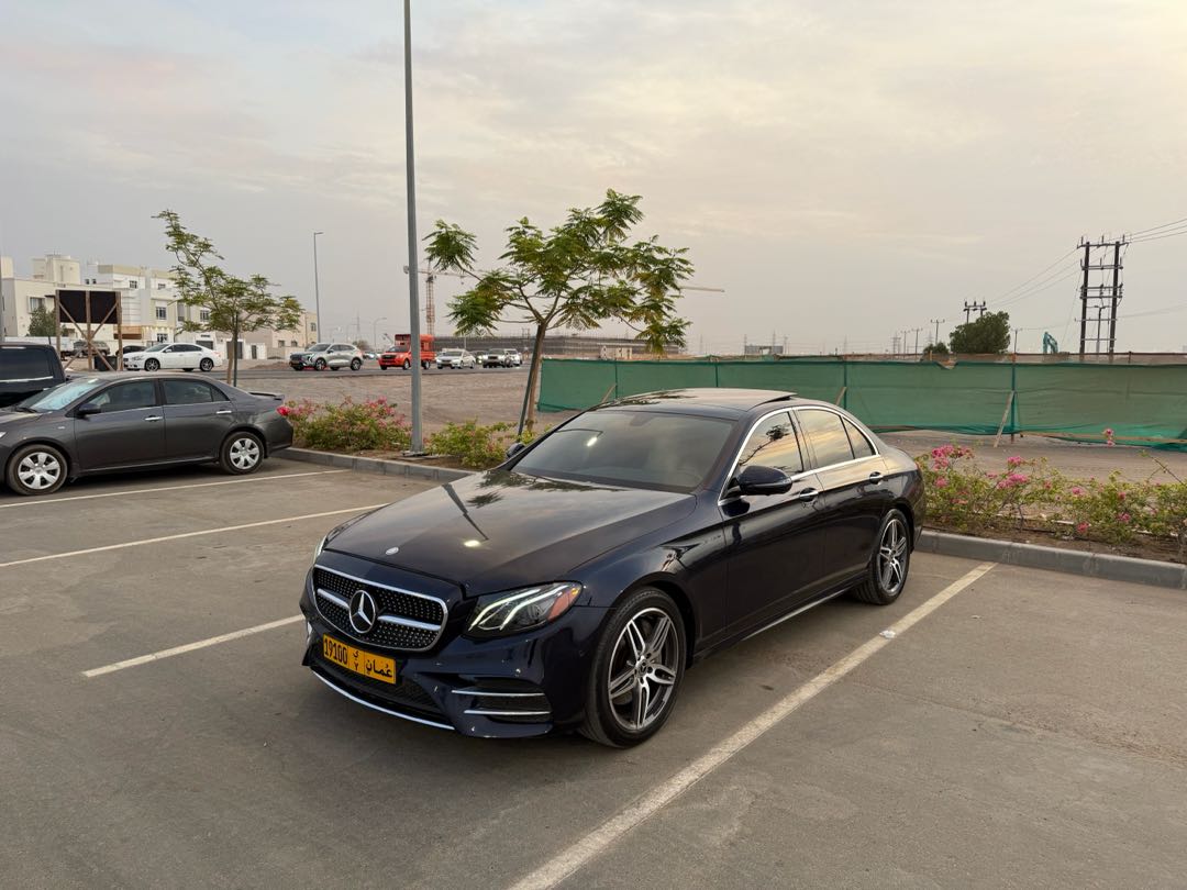 Car Image 2019 MERCEDES E Class 300