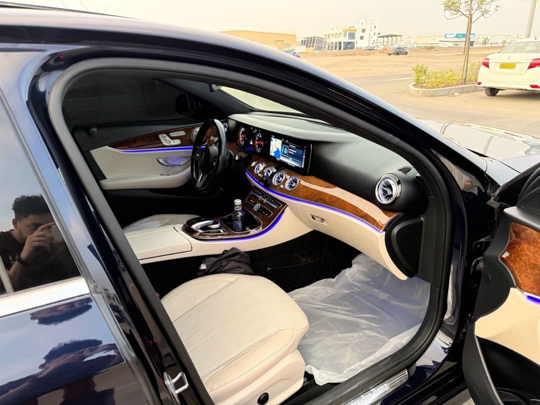 Car Image 2019 MERCEDES E Class 300