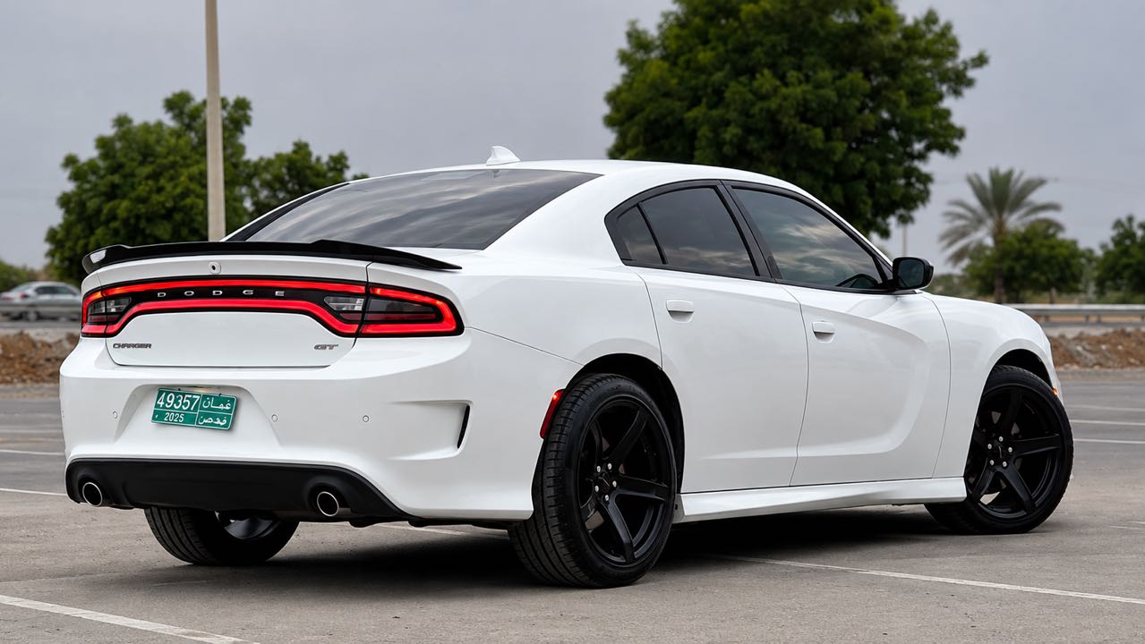 Car Image 2019 DODGE CHARGER GT