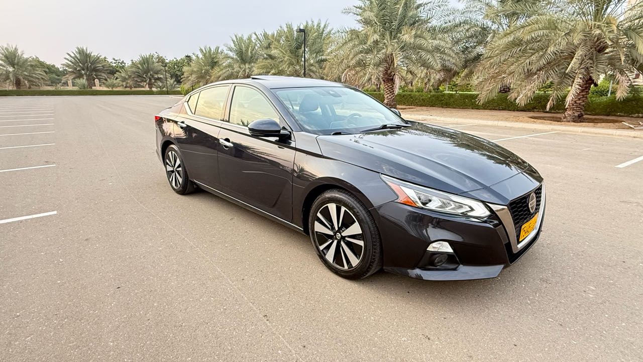Car Image 2019 NISSAN ALTIMA SV