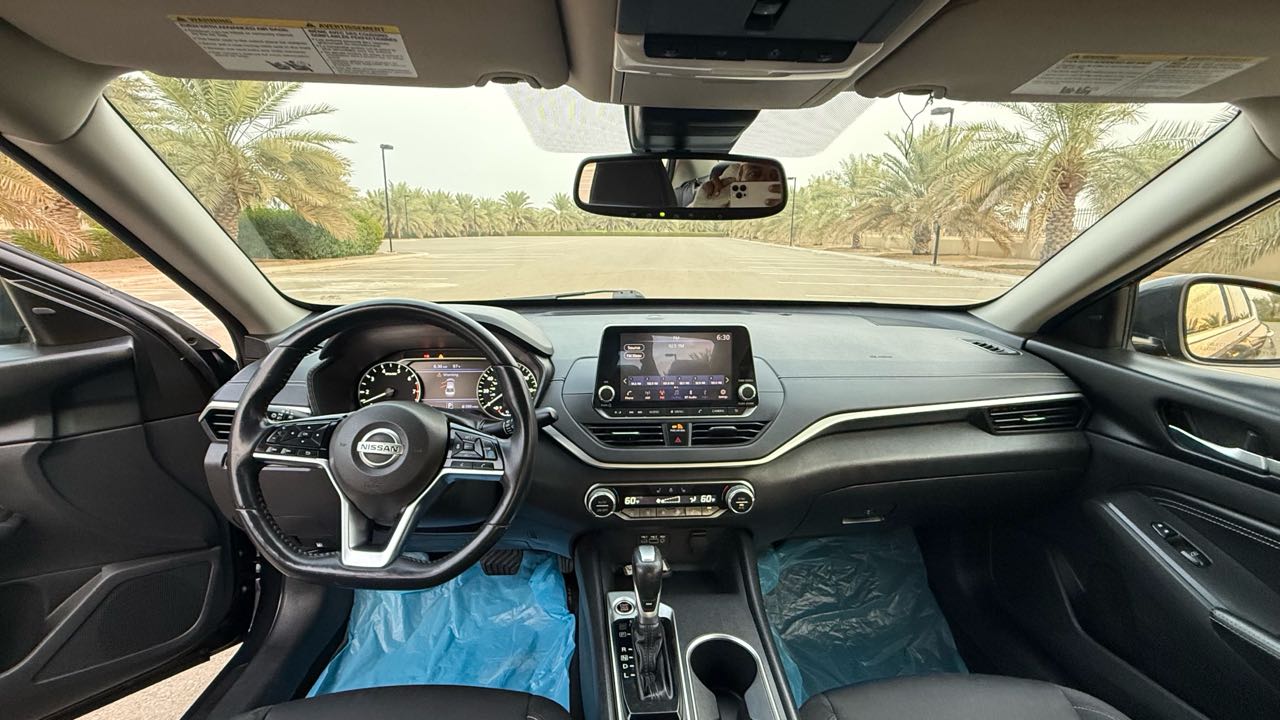 Car Image 2019 NISSAN ALTIMA SV