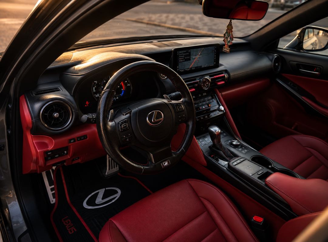 LEXUS IS 2024