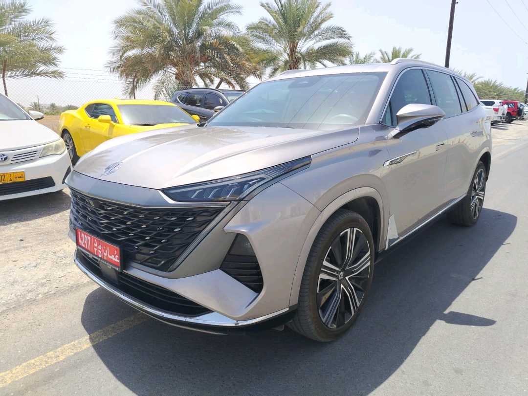 أم جي RX9 2025