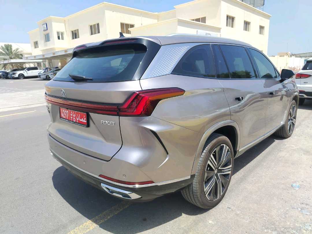 أم جي RX9 2025