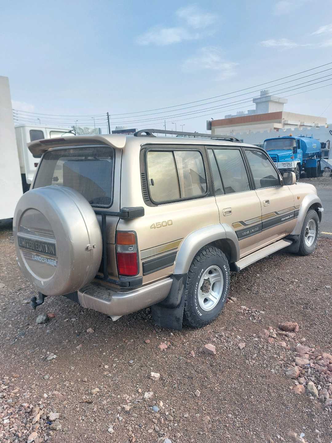 Car Image 1997 TOYOTA LAND CRUISER VX.R