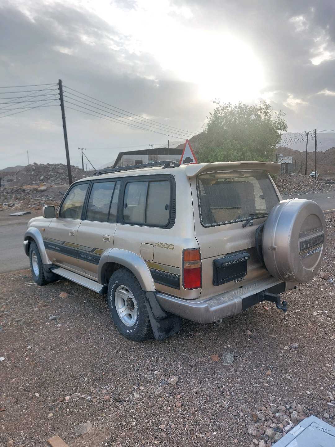 Car Image 1997 TOYOTA LAND CRUISER VX.R