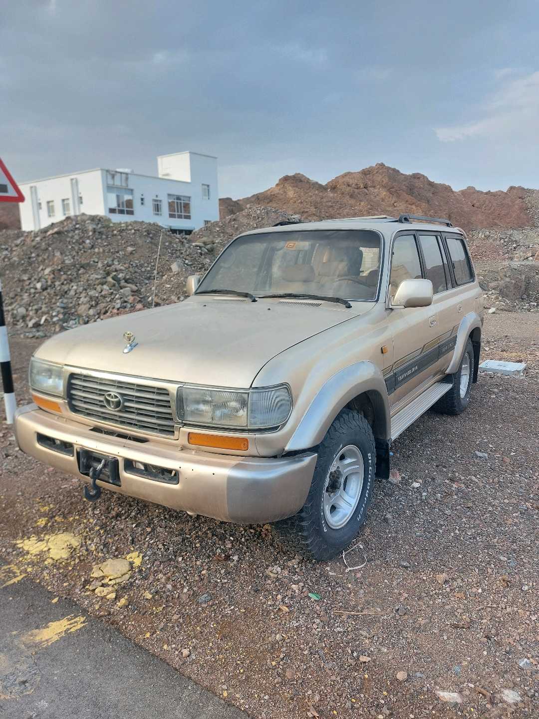 Car Image 1997 TOYOTA LAND CRUISER VX.R