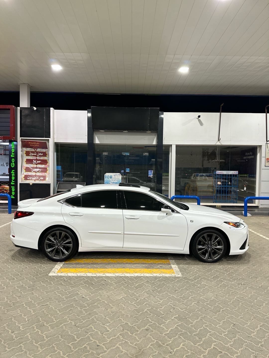 Car Image 2019 LEXUS ES F-sport