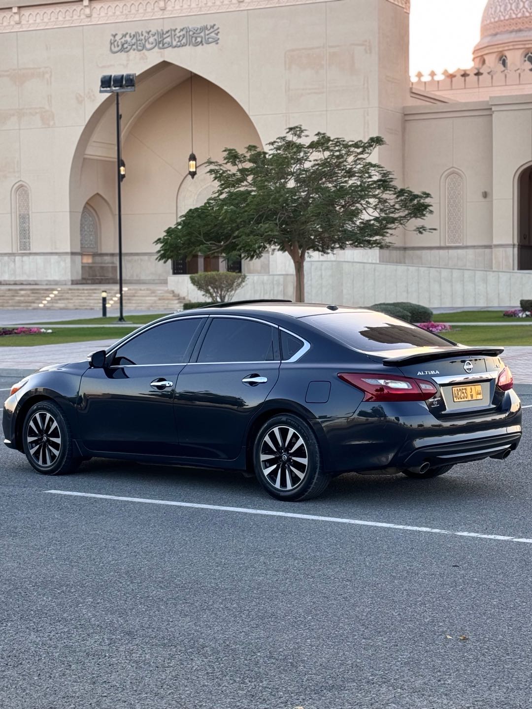 Car Image 2018 NISSAN ALTIMA SV