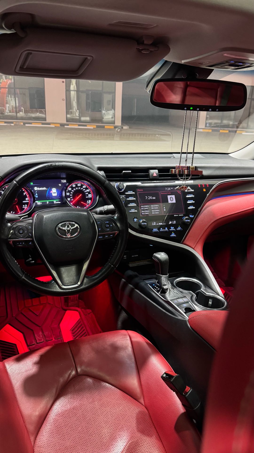 Car Image 2019 TOYOTA CAMRY XSE