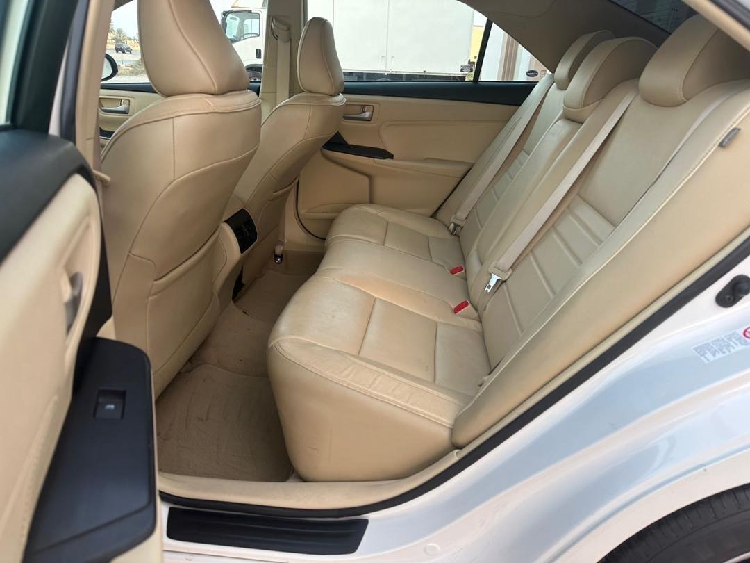 Car Image 2015 TOYOTA CAMRY XLE