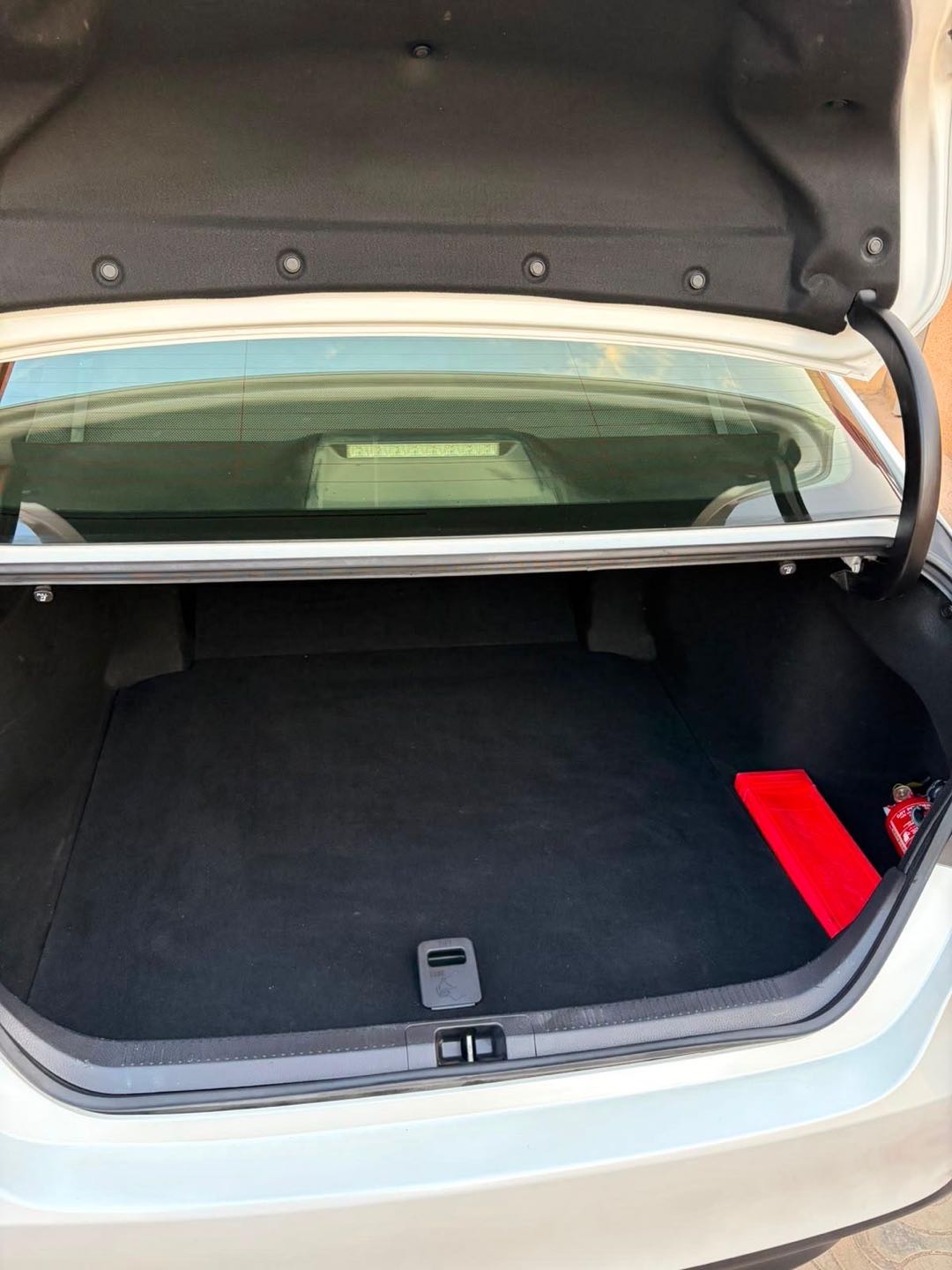 Car Image 2019 TOYOTA CAMRY GLE