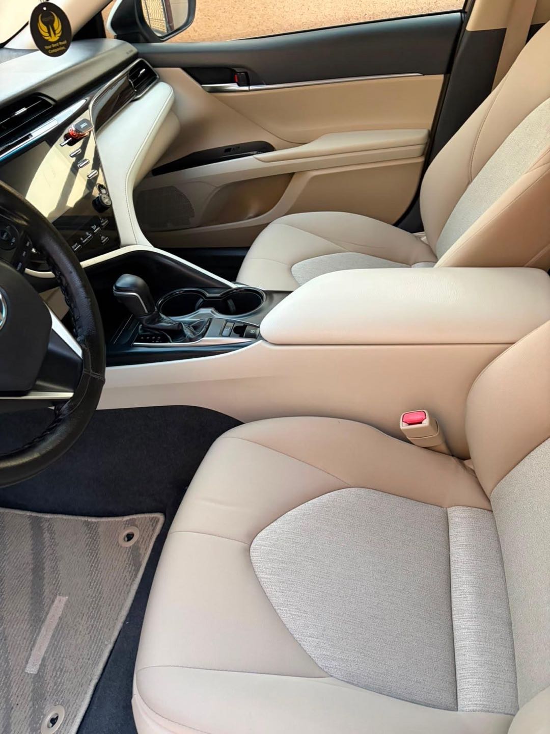 Car Image 2019 TOYOTA CAMRY GLE