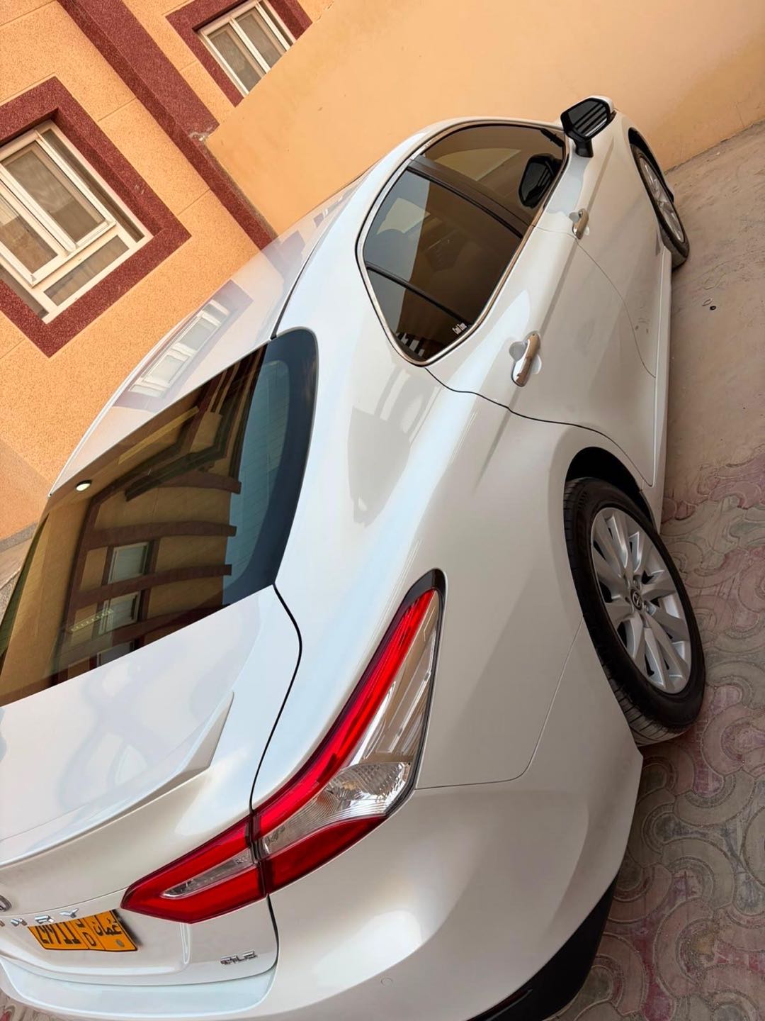 Car Image 2019 TOYOTA CAMRY GLE
