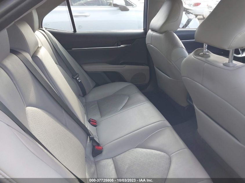 Car Image 2019 TOYOTA CAMRY XSE