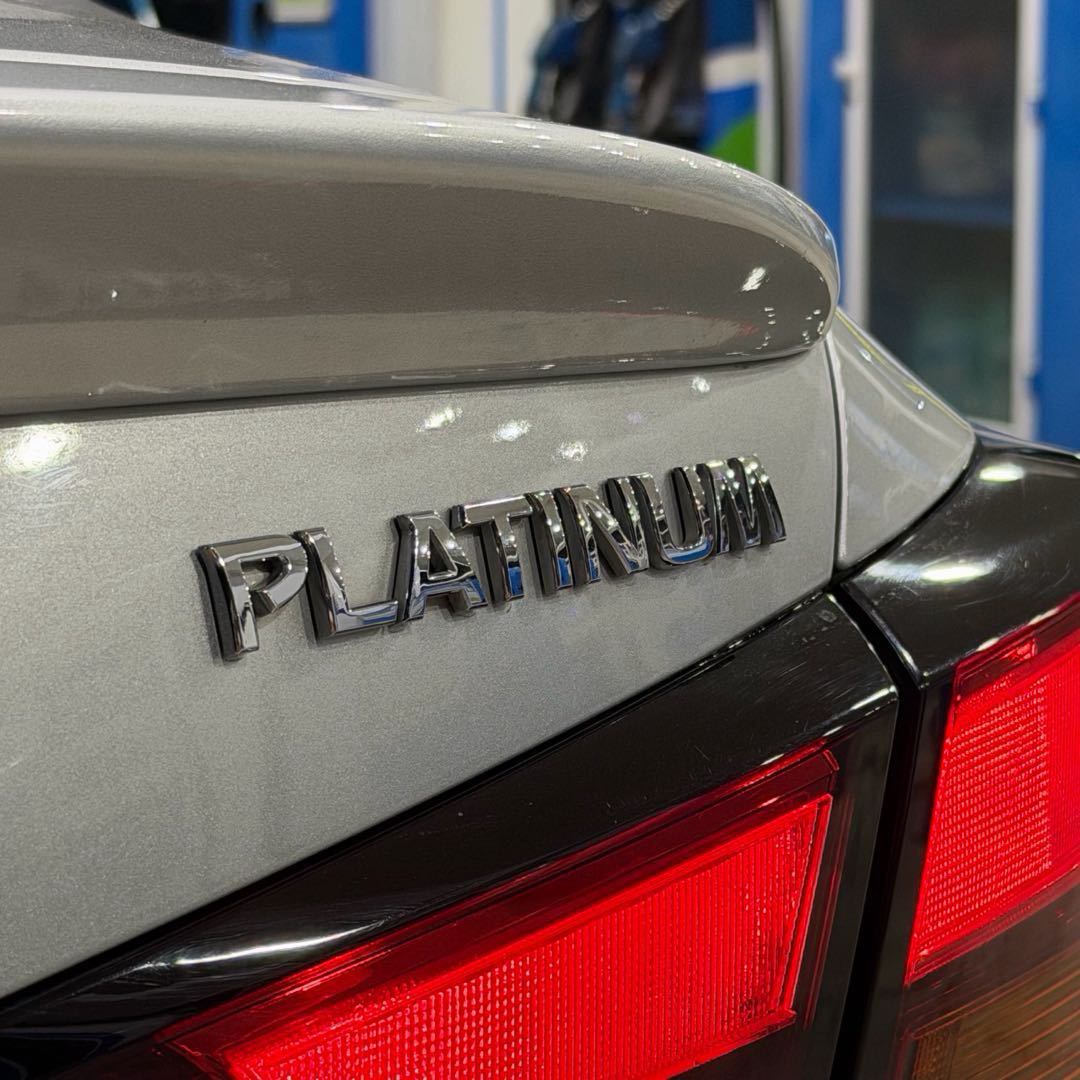 Car Image 2019 NISSAN ALTIMA Platinum 