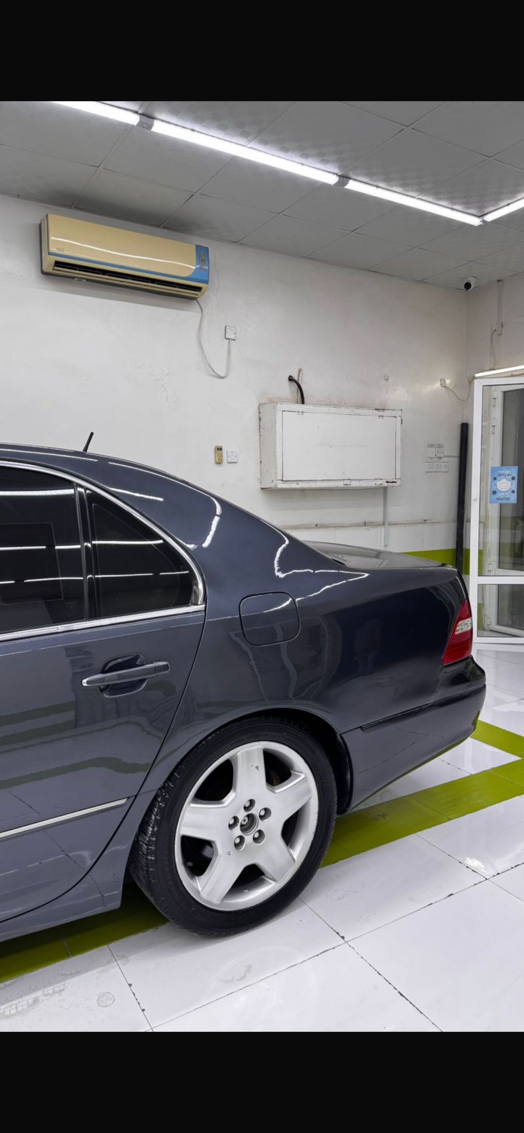 Car Image 2004 LEXUS LS 430
