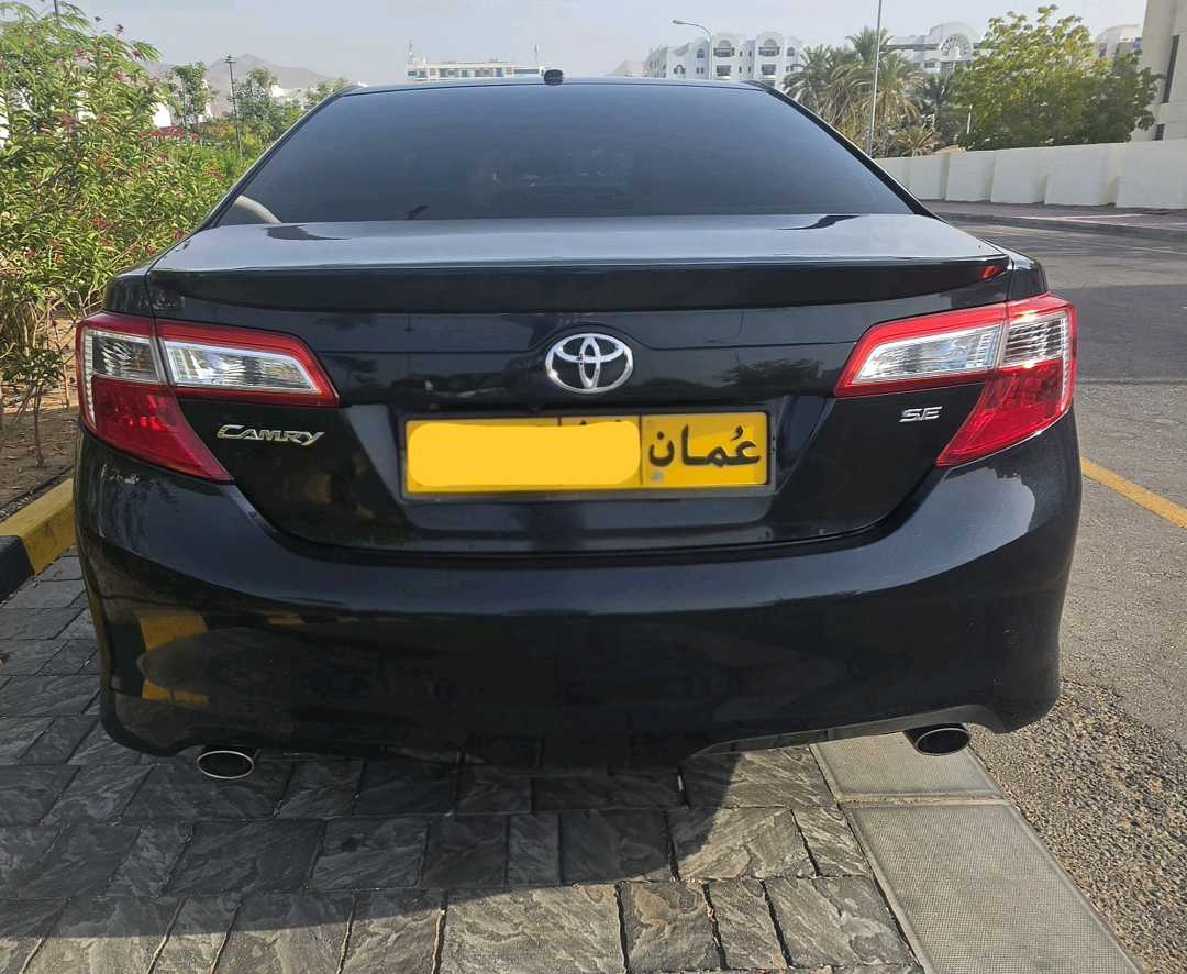 Car Image 2014 TOYOTA CAMRY SE