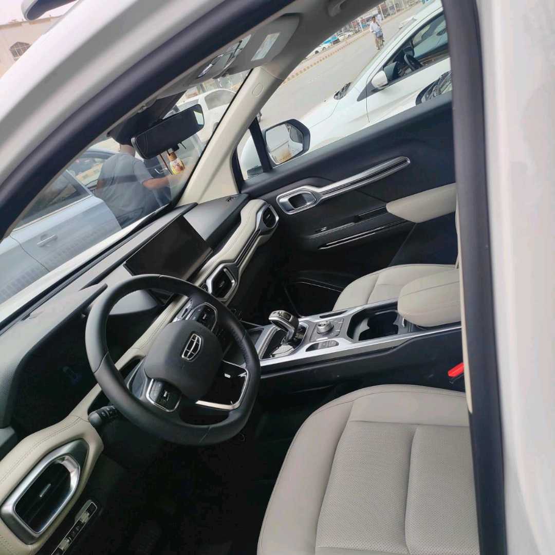 GEELY OKAVANGO 2023