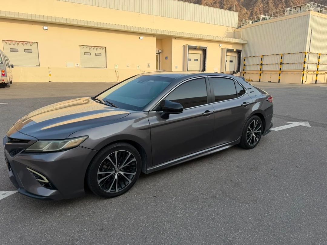 Car Image 2019 TOYOTA CAMRY SE