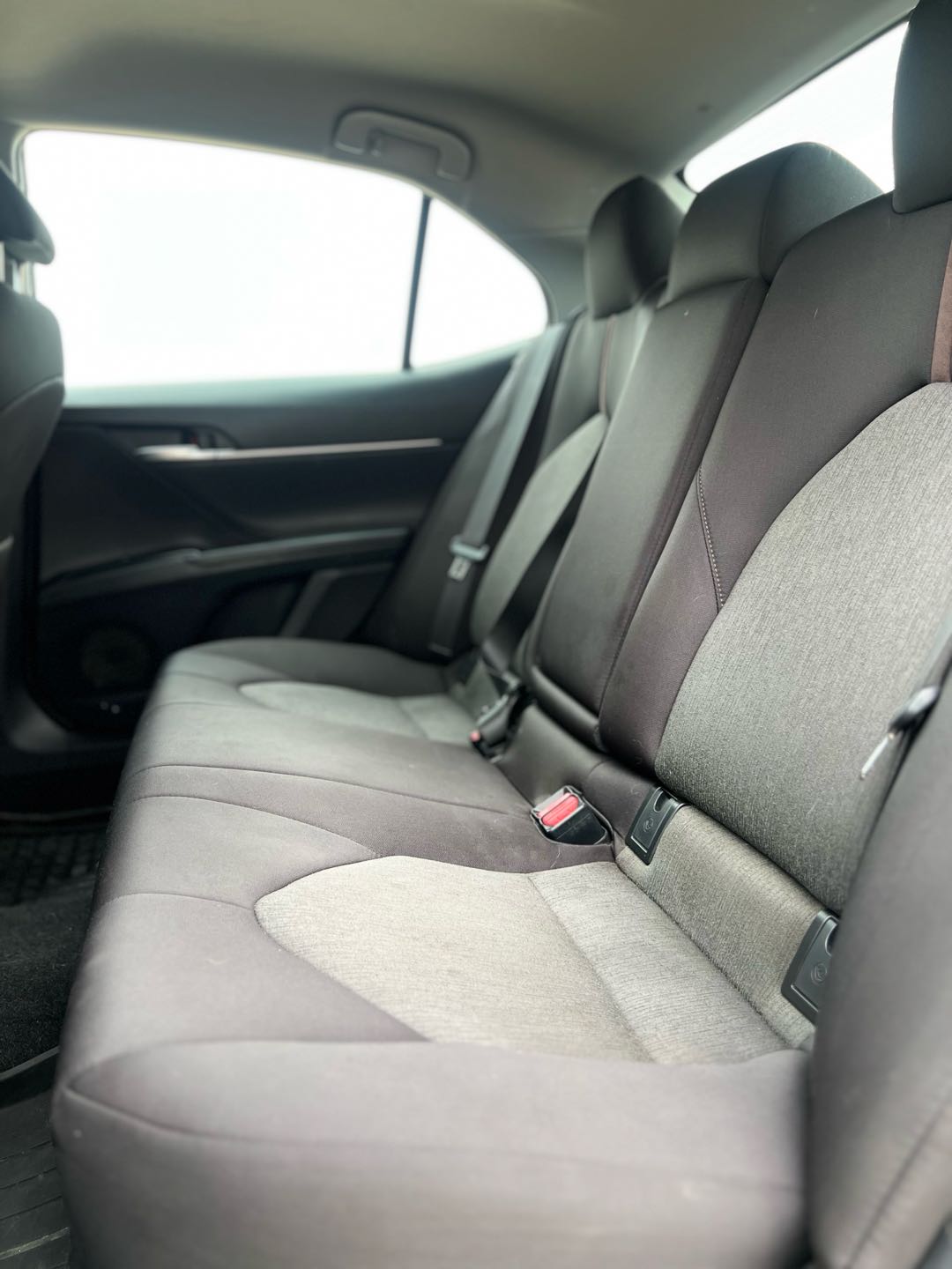 Car Image 2018 TOYOTA CAMRY LE