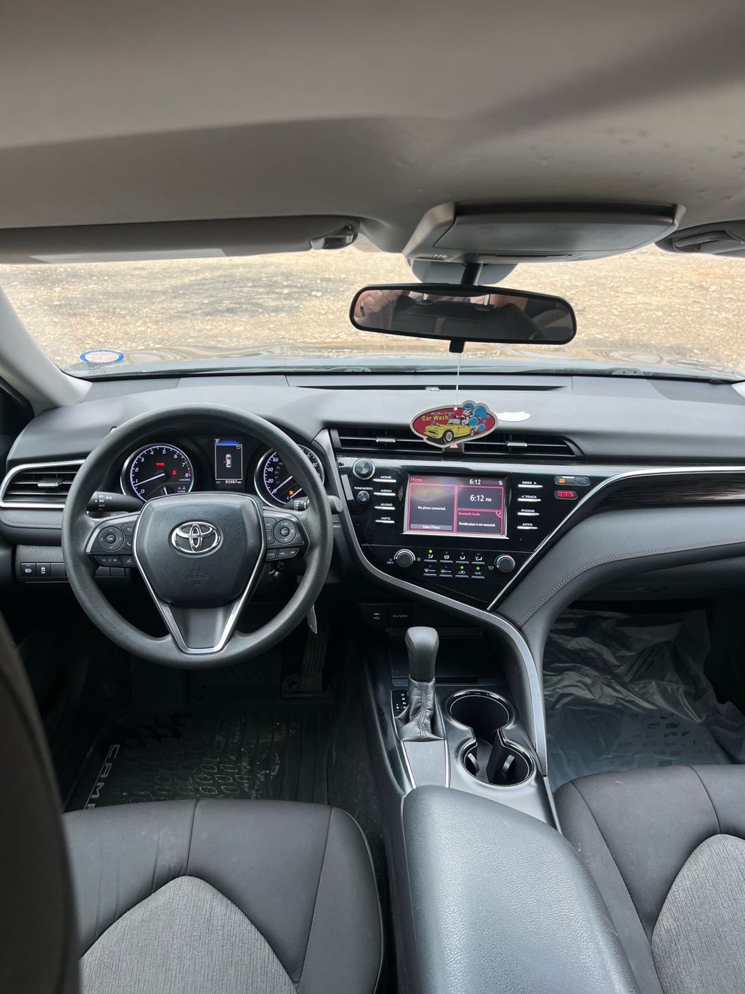 Car Image 2018 TOYOTA CAMRY LE