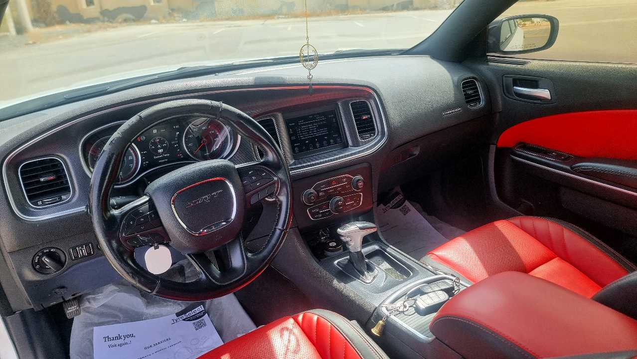 Car Image 2019 DODGE CHARGER SXT