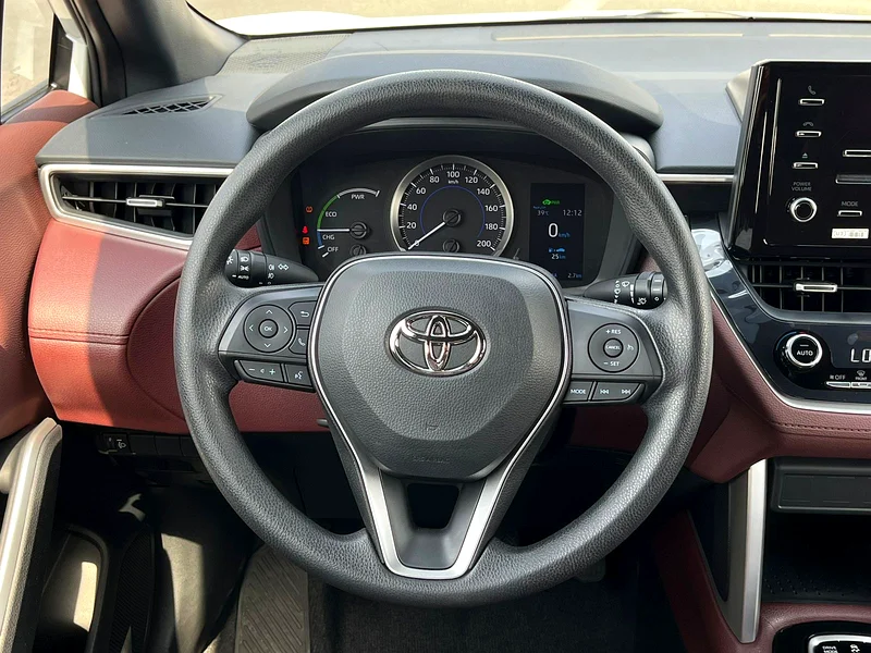 Car Image 2024 TOYOTA COROLLA CROSS 
