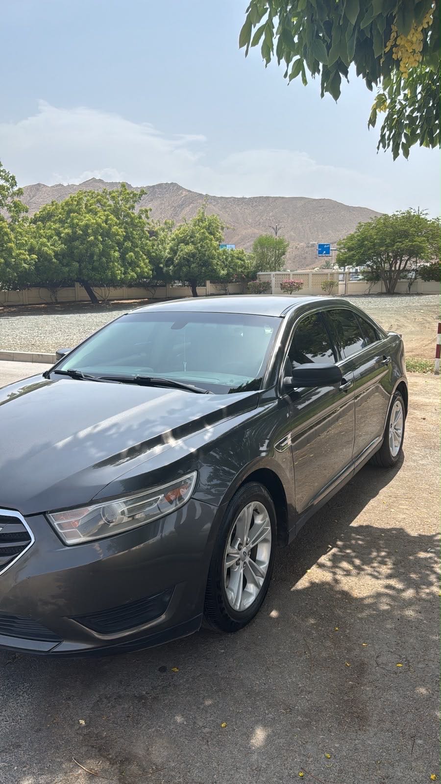 Car Image 2017 FORD TAURUS 