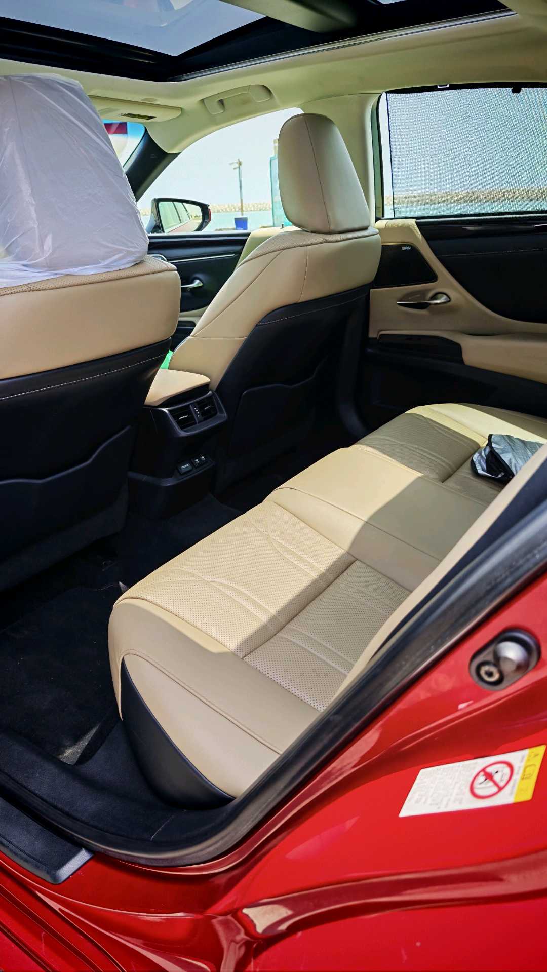 Car Image 2019 LEXUS ES Ultra Luxury