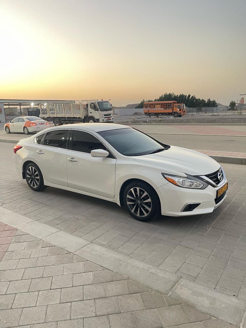 Car Image 2017 NISSAN ALTIMA SV