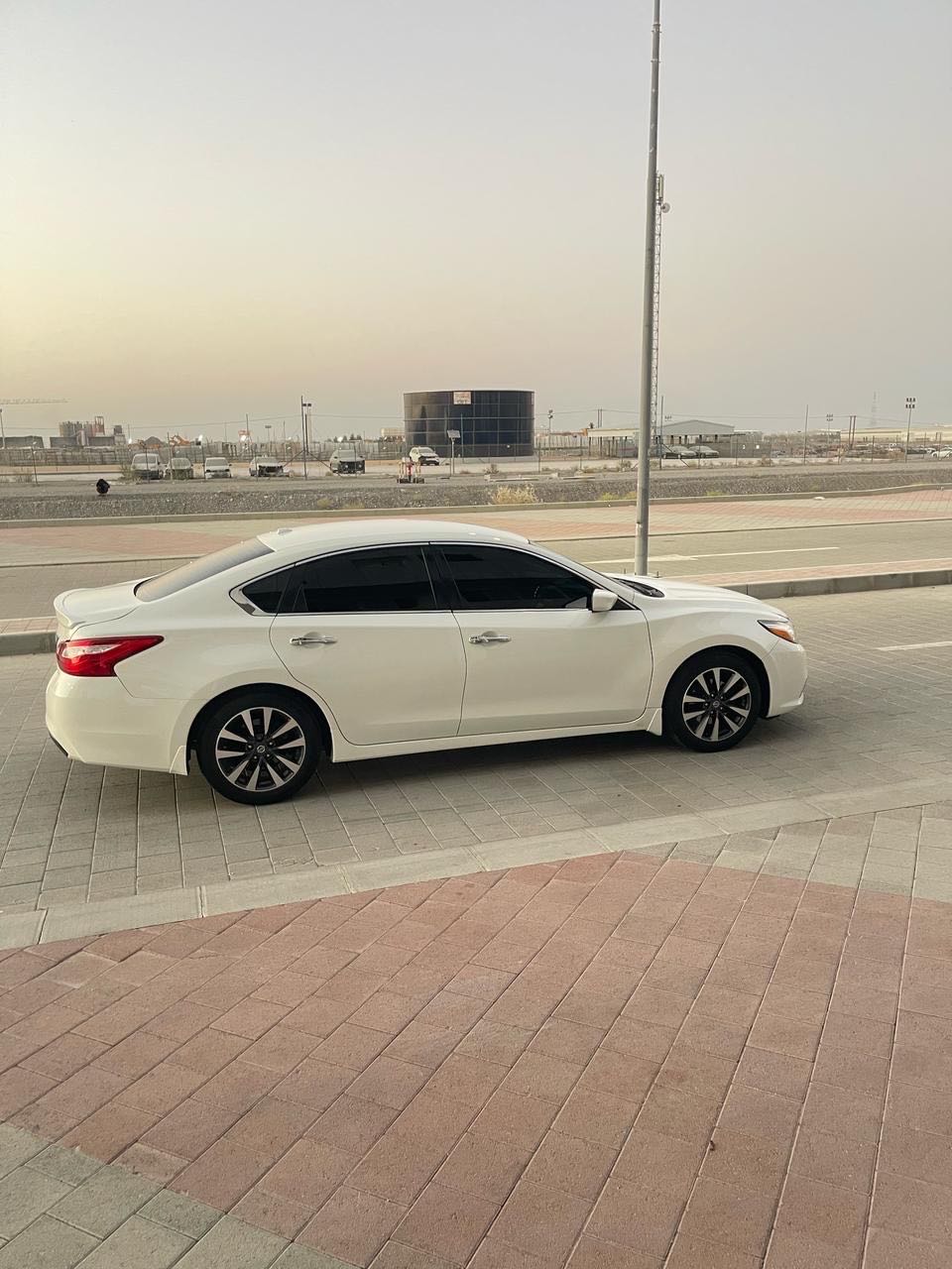 Car Image 2017 NISSAN ALTIMA SV