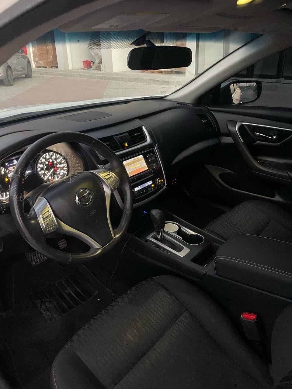 Car Image 2017 NISSAN ALTIMA SV