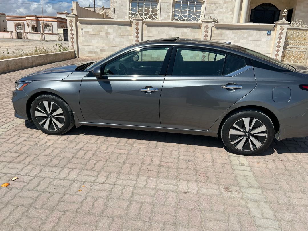 Car Image 2020 NISSAN ALTIMA SV