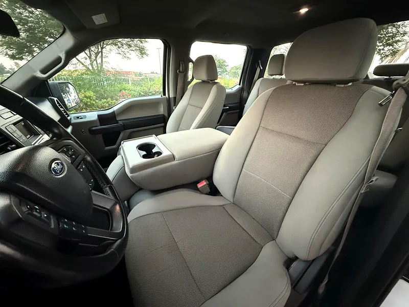 Car Image 2019 FORD F-150 XL